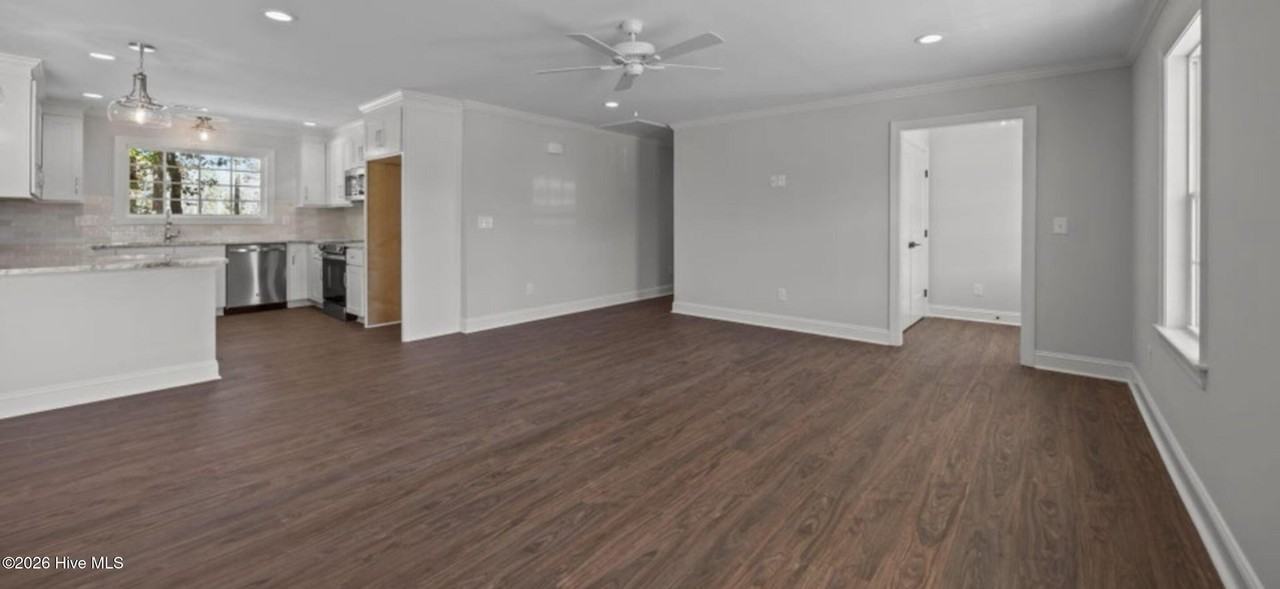263 Treasure Point Rd - Photo 3 of 24
