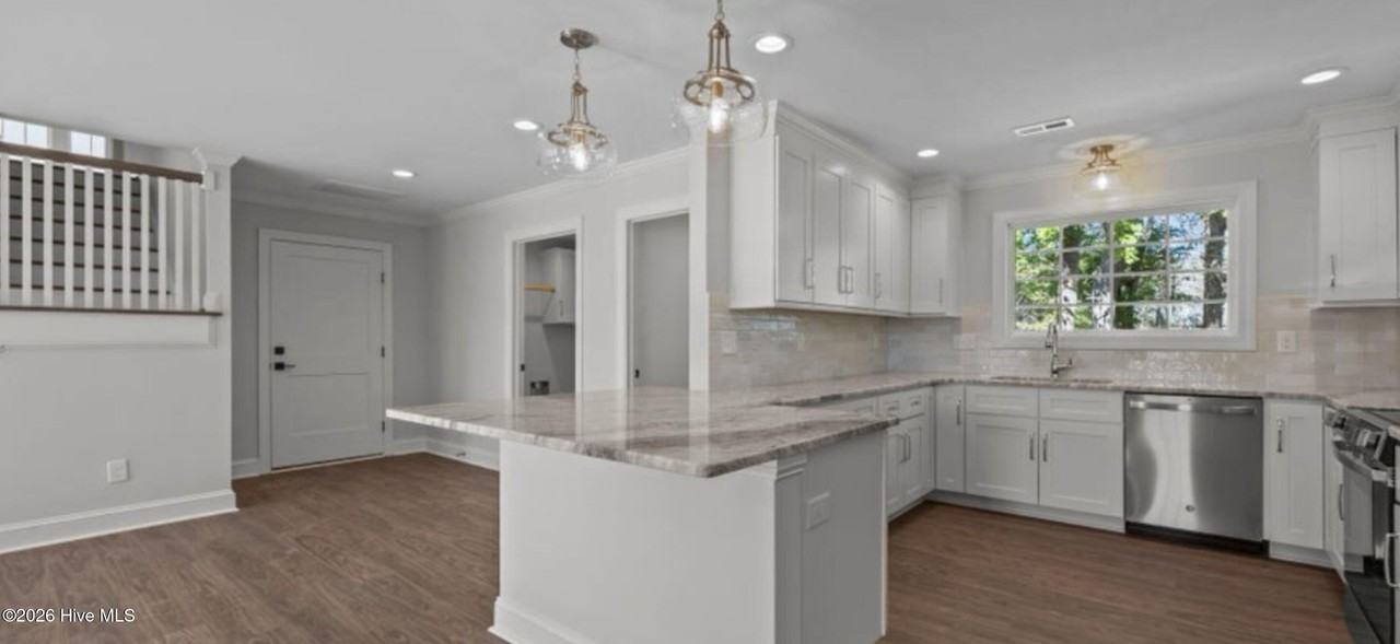 263 Treasure Point Rd - Photo 4 of 24