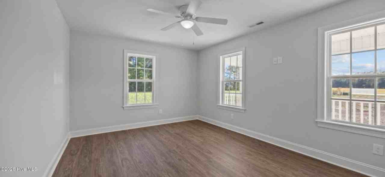 263 Treasure Point Rd - Photo 7 of 24