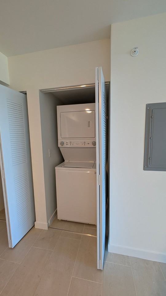 11253 Nw 4th St - Photo 6 of 8
