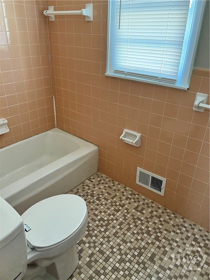 2252 S Milledge Ave - Photo 5 of 9