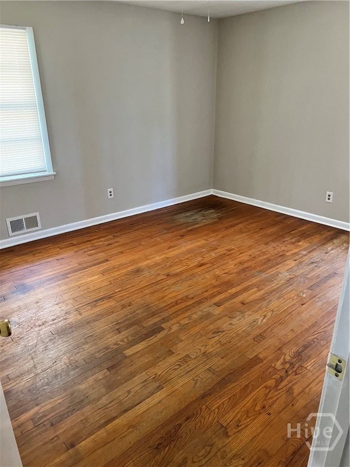 2252 S Milledge Ave - Photo 6 of 9
