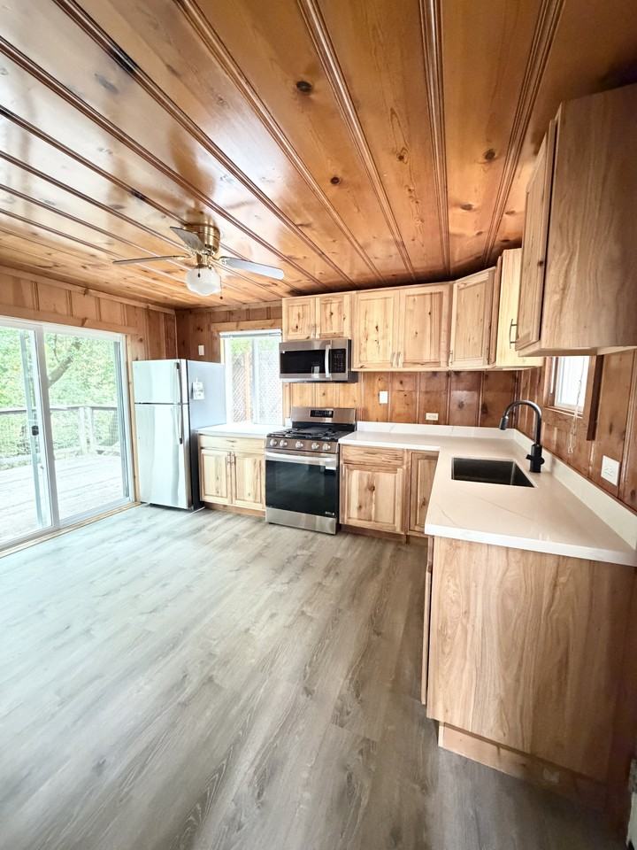 1365 Dawn Hill Road - Photo 4 of 39