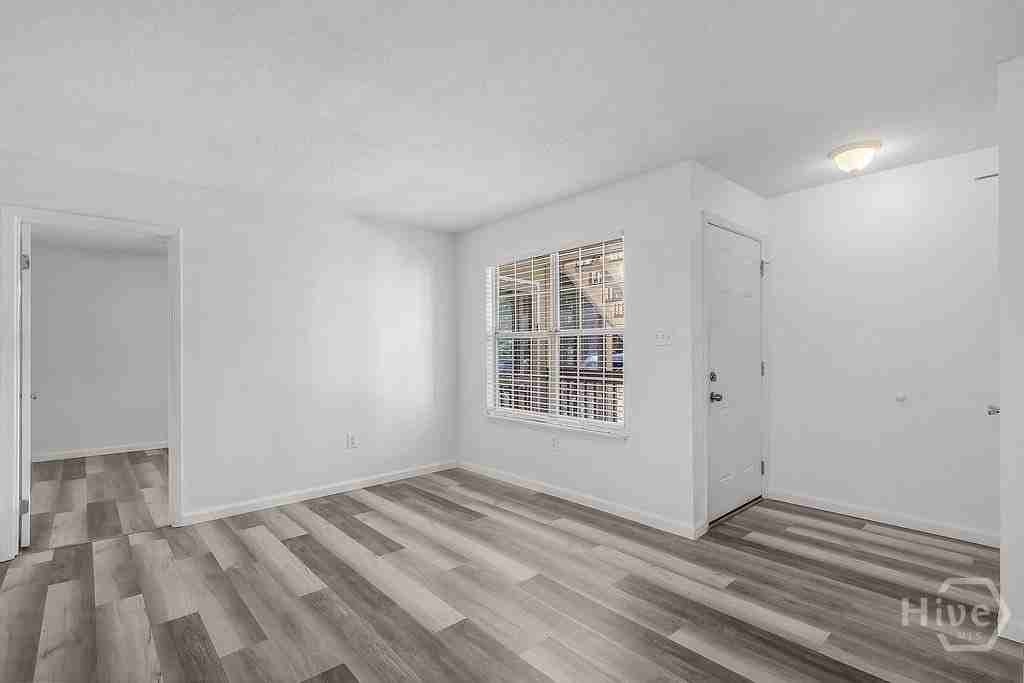 401 N Cromwell Rd #T1 - Photo 7 of 36