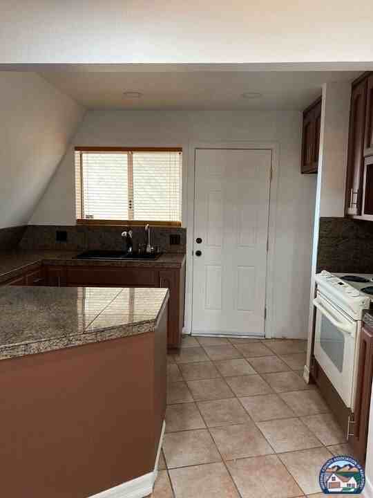 1403 Orchard Rd - Photo 6 of 27