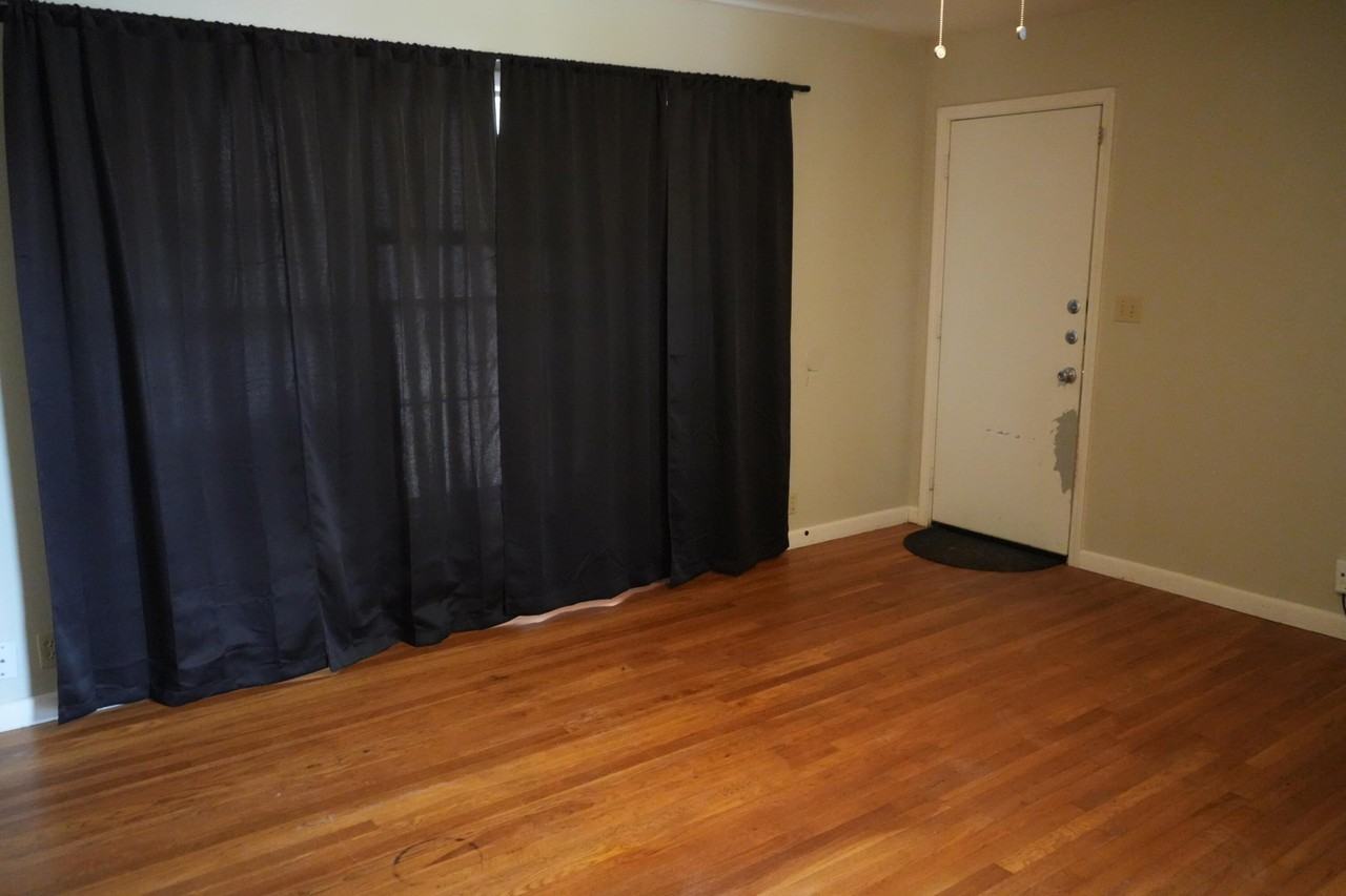 2521 40th St - Photo 2 of 8