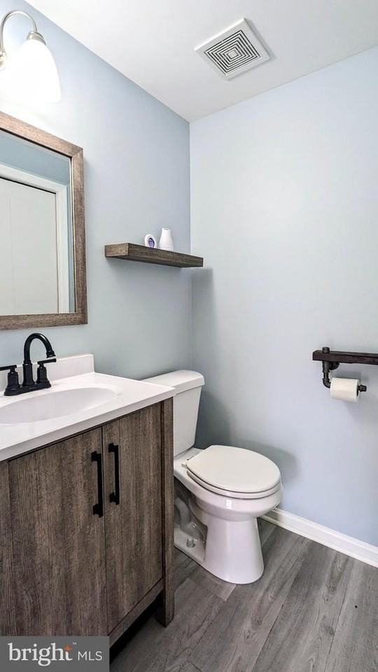 1009 Robin Hill Ter - Photo 6 of 14