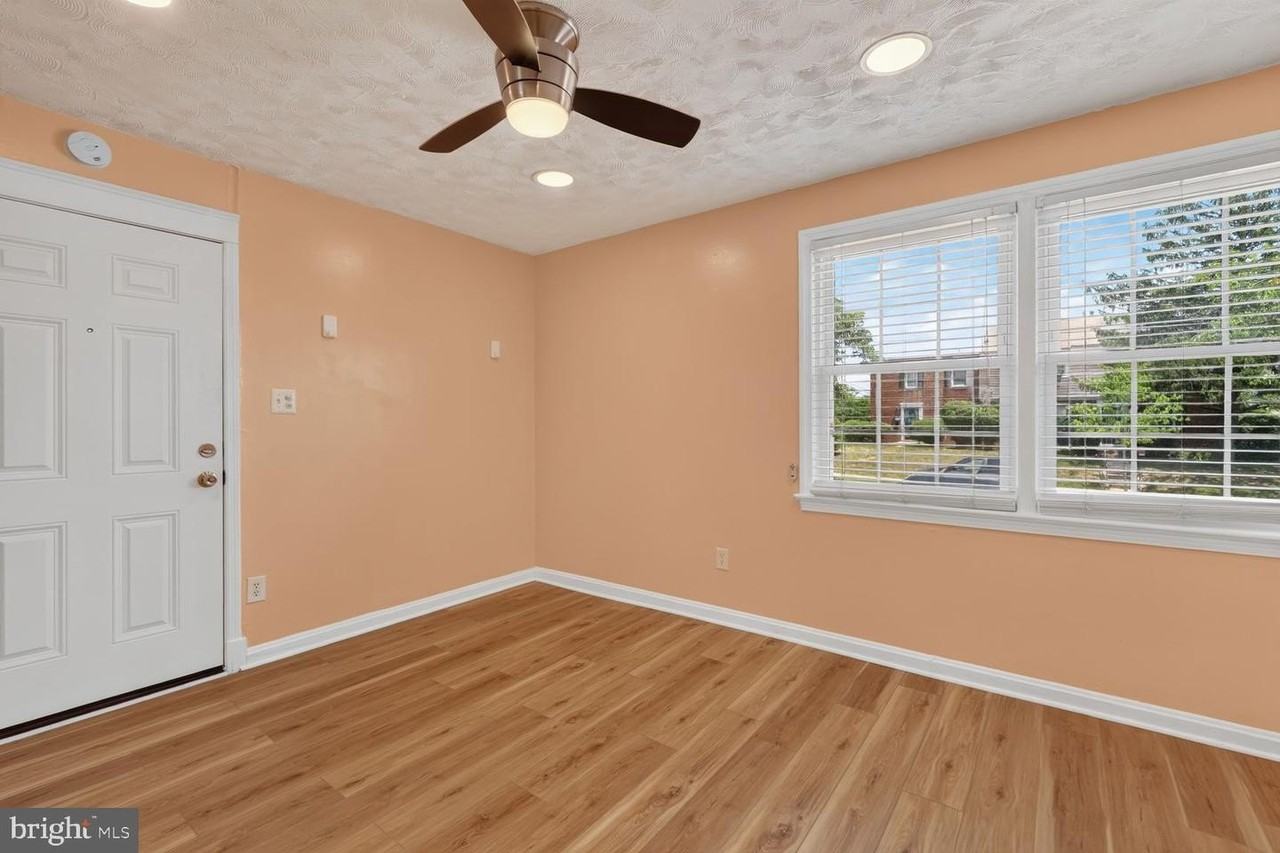 2437 Iverson St - Photo 3 of 15