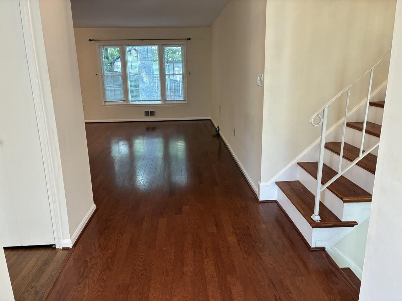 4834 King Solomon Dr - Photo 4 of 34
