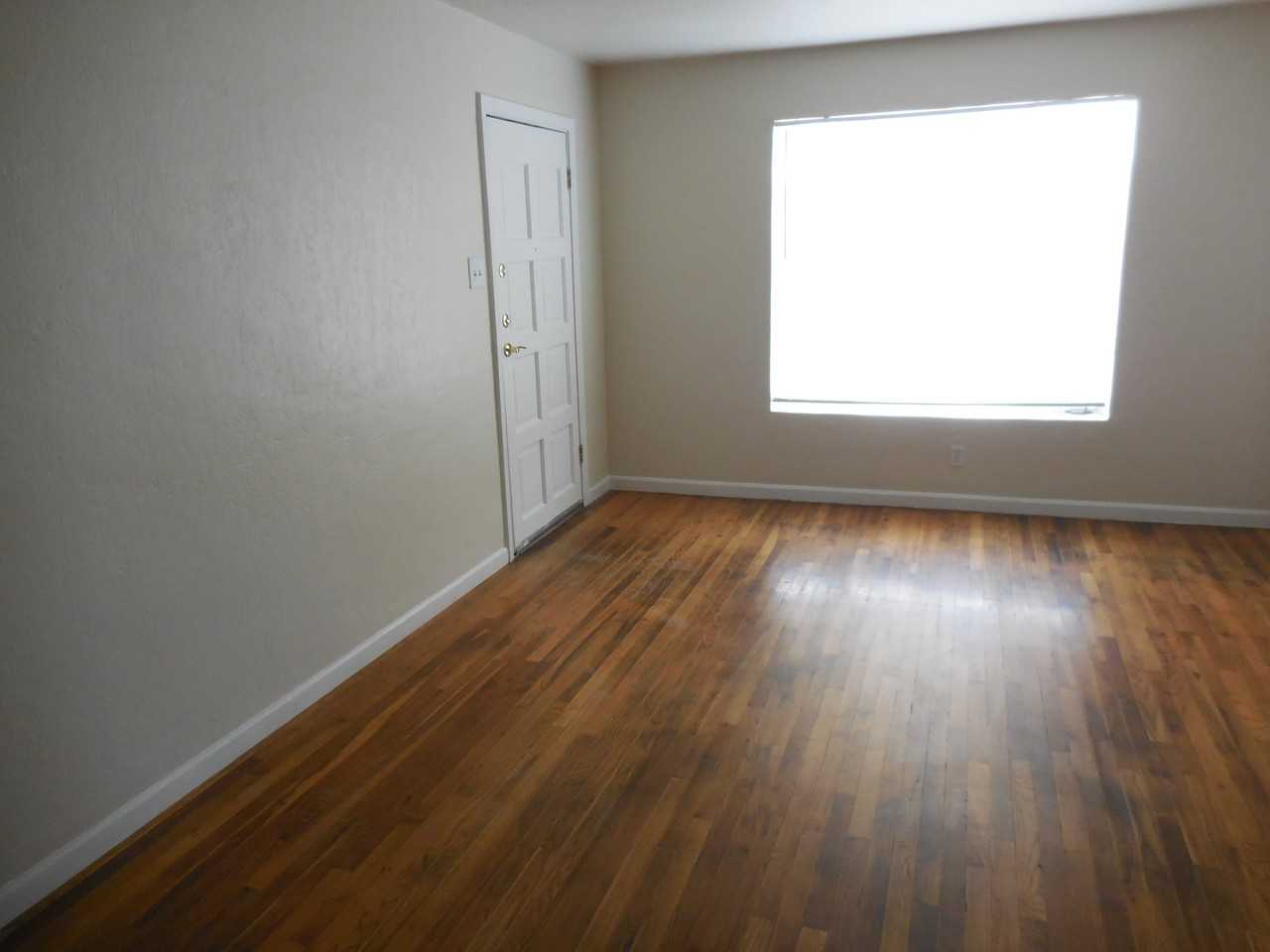 701 W Yandell Drive Unit 12 - Photo 2 of 20