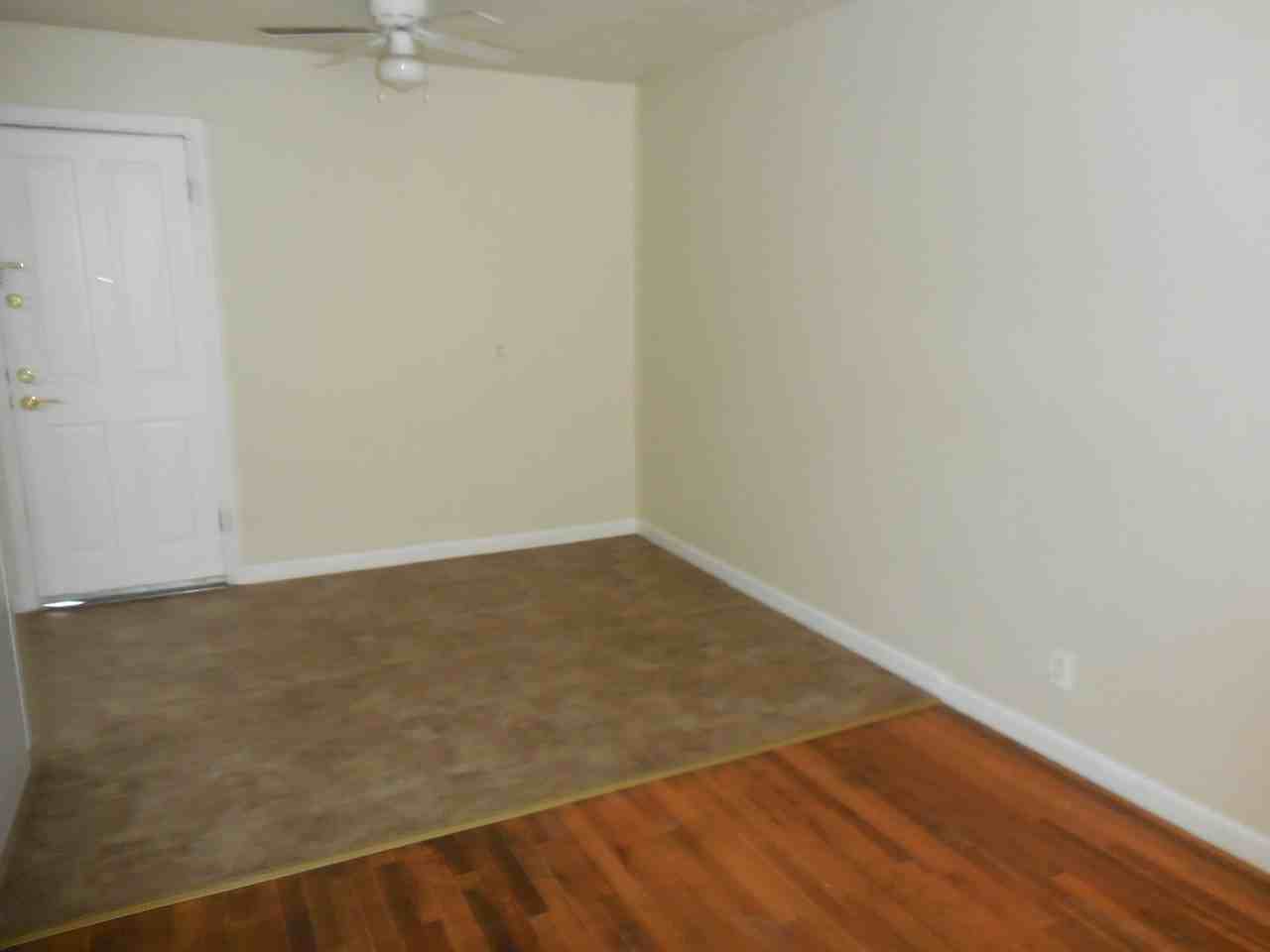 701 W Yandell Drive Unit 12 - Photo 6 of 20