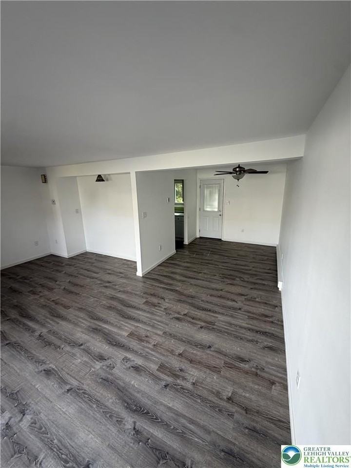 88 Stonewood Pl - Photo 3 of 17