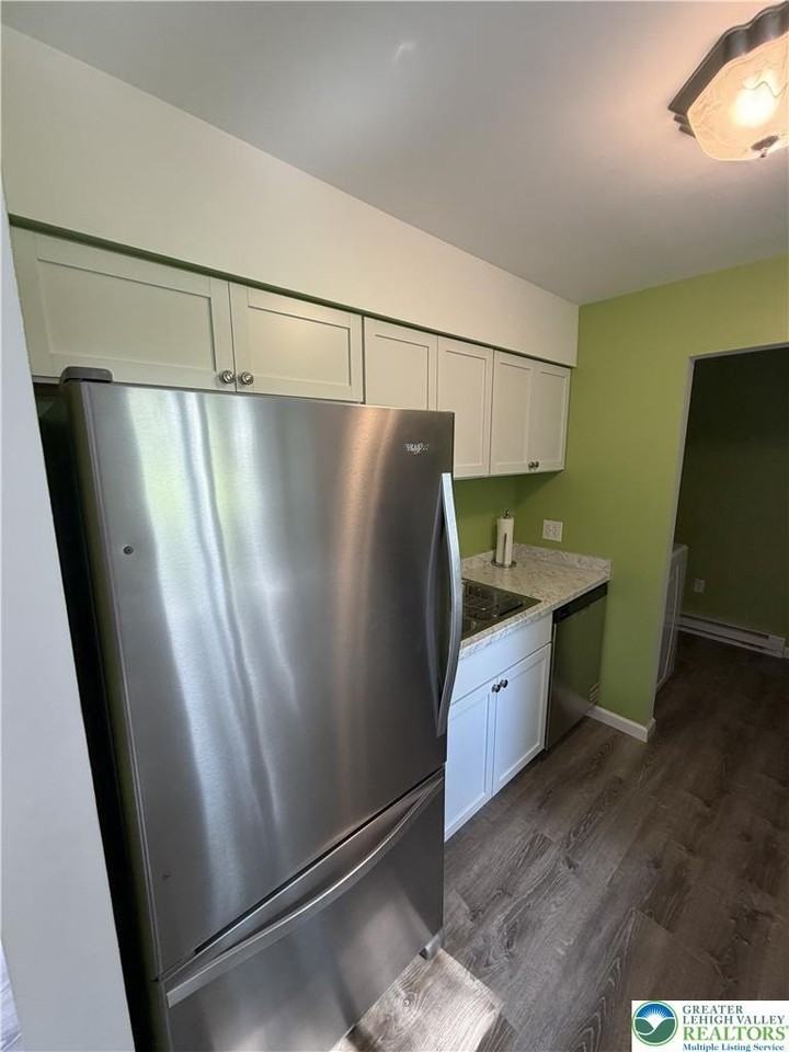 88 Stonewood Pl - Photo 4 of 17