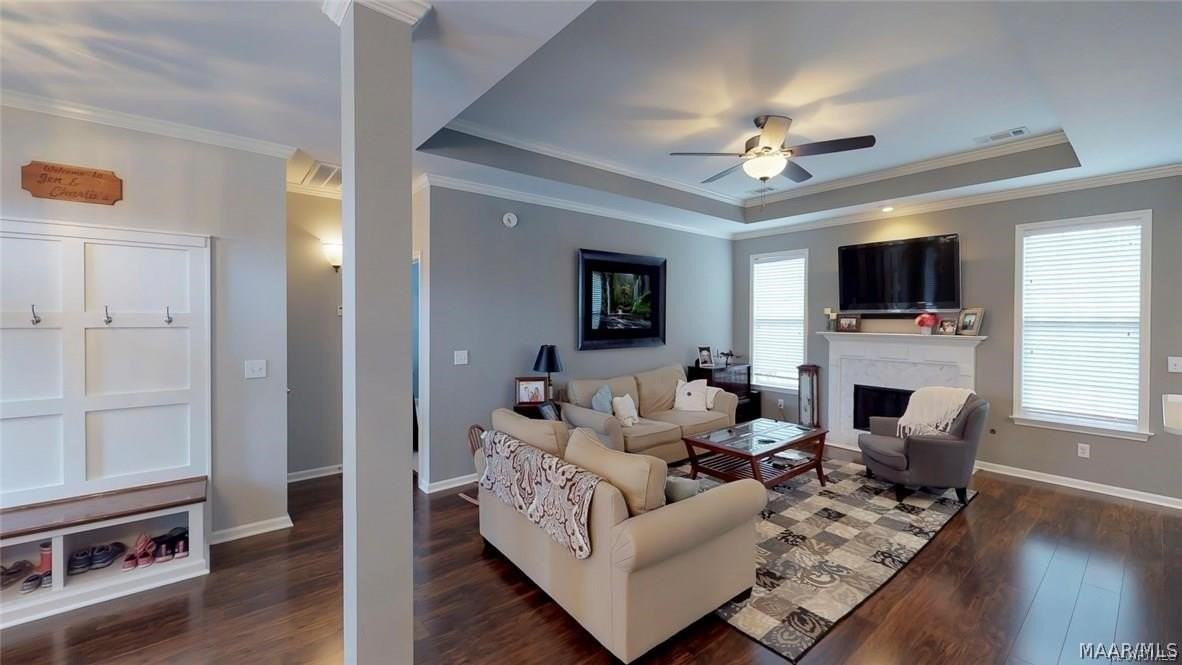 9243 Whispine Ct - Photo 6 of 40
