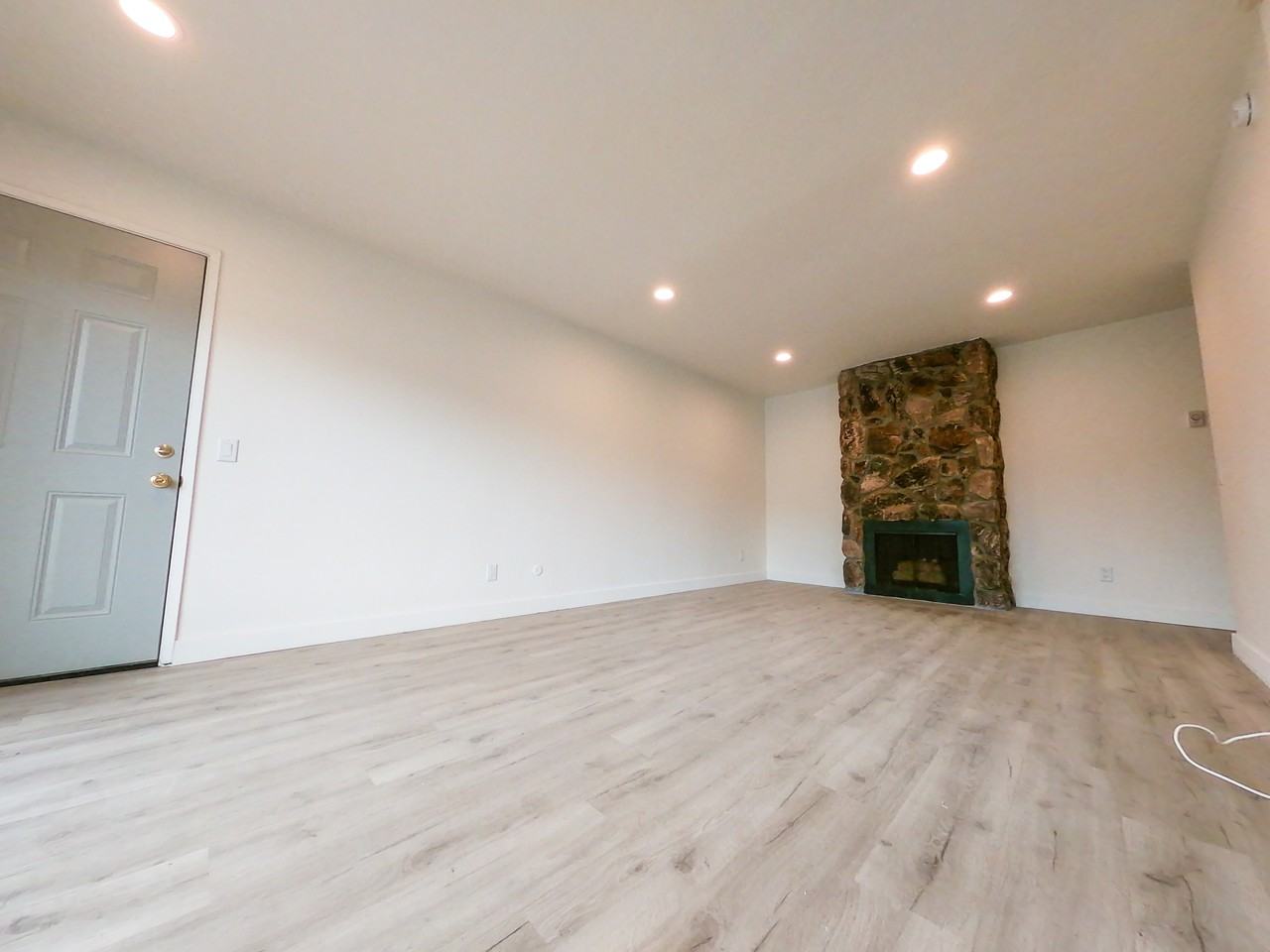 9832 Hannum Drive - Photo 2 of 19