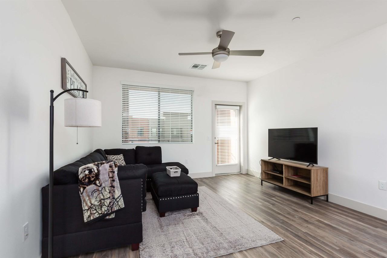 2222 West Frye Road Unit 4061 - Photo 2 of 10