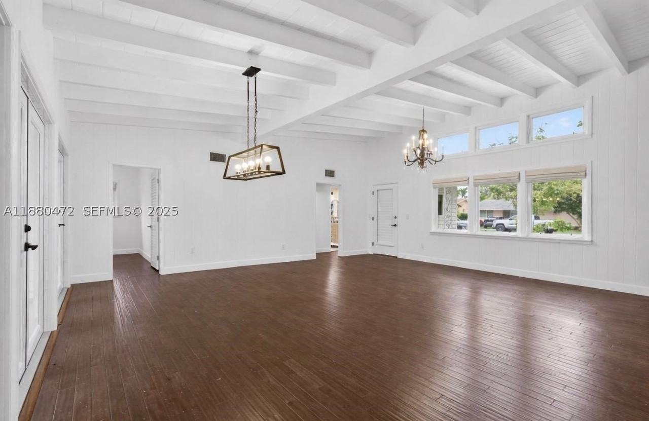 6395 Sw 42nd Ter #1 - Photo 3 of 33