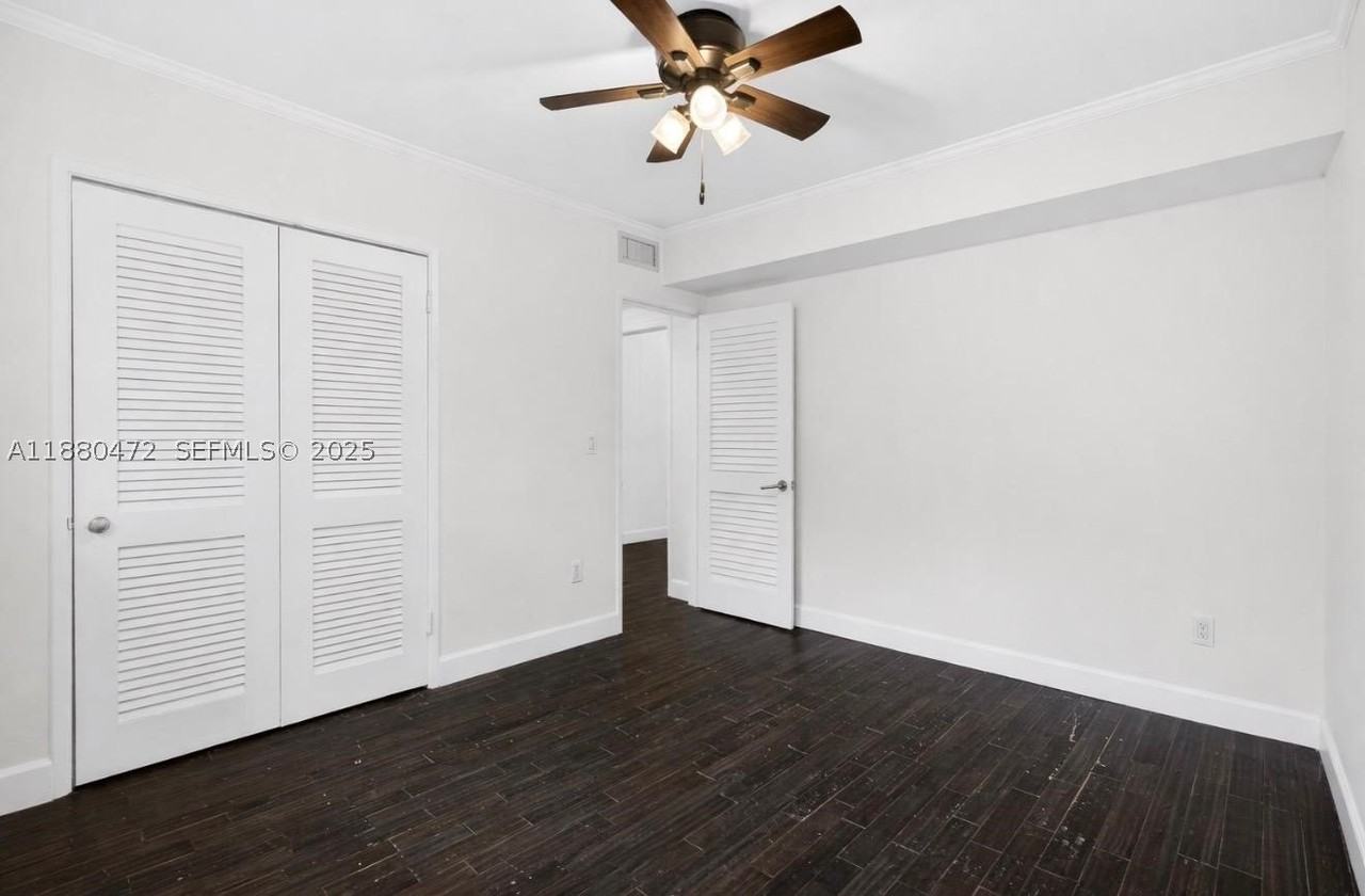 6395 Sw 42nd Ter #1 - Photo 4 of 33