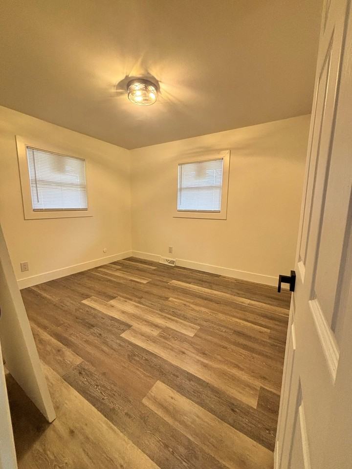 1015 Furman Street - Photo 4 of 7