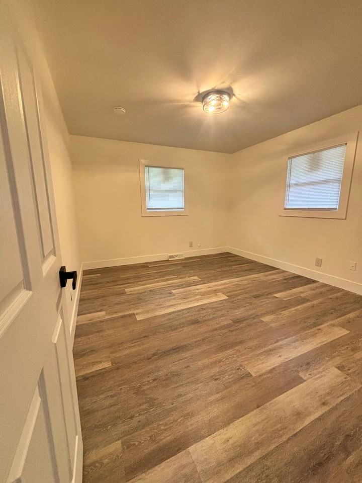 1015 Furman Street - Photo 5 of 7