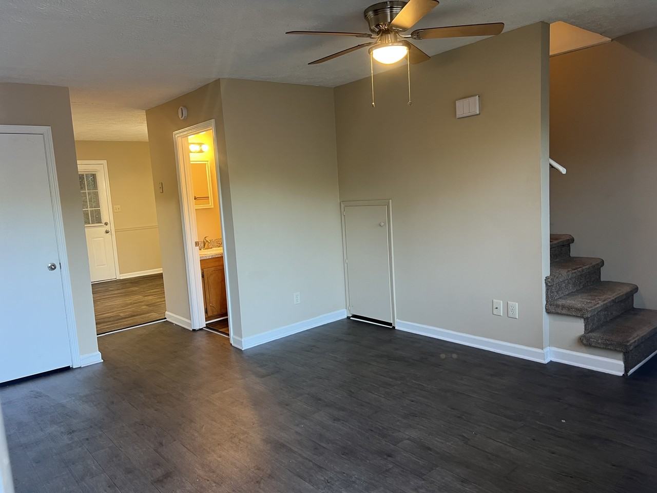 Nottingham Apartments - Photo 6 of 27