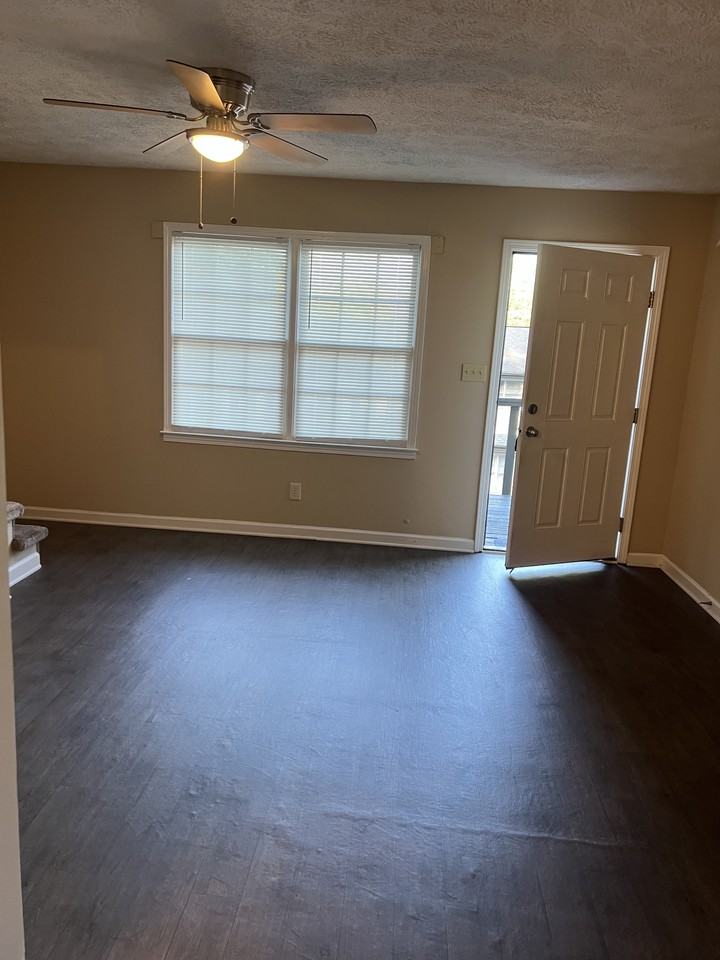 Nottingham Apartments - Photo 7 of 27