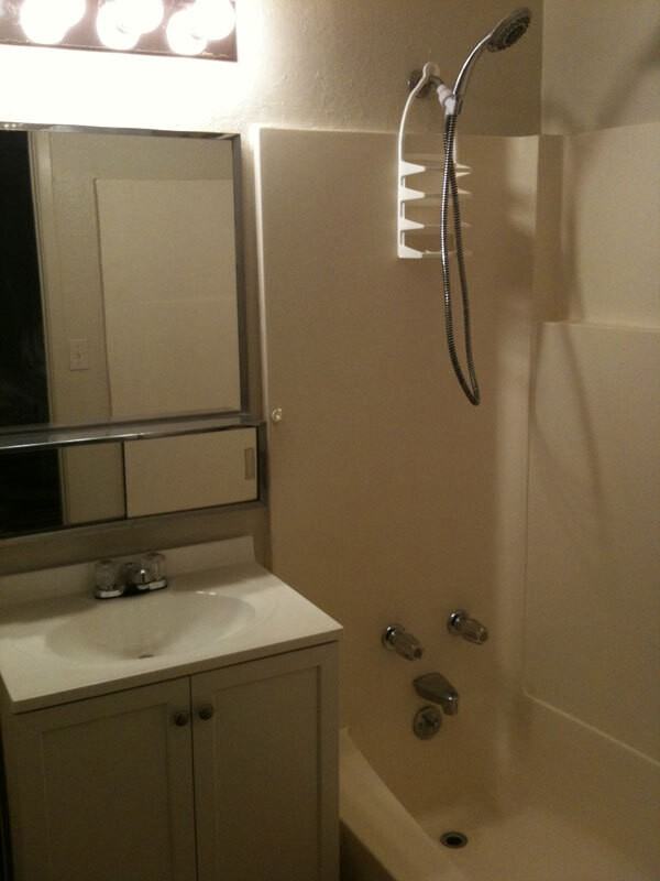 2521 Center St - Photo 2 of 4