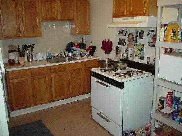 141 Brook St - Photo 2 of 10