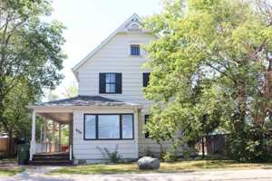 featured image of 834 Alder Ave