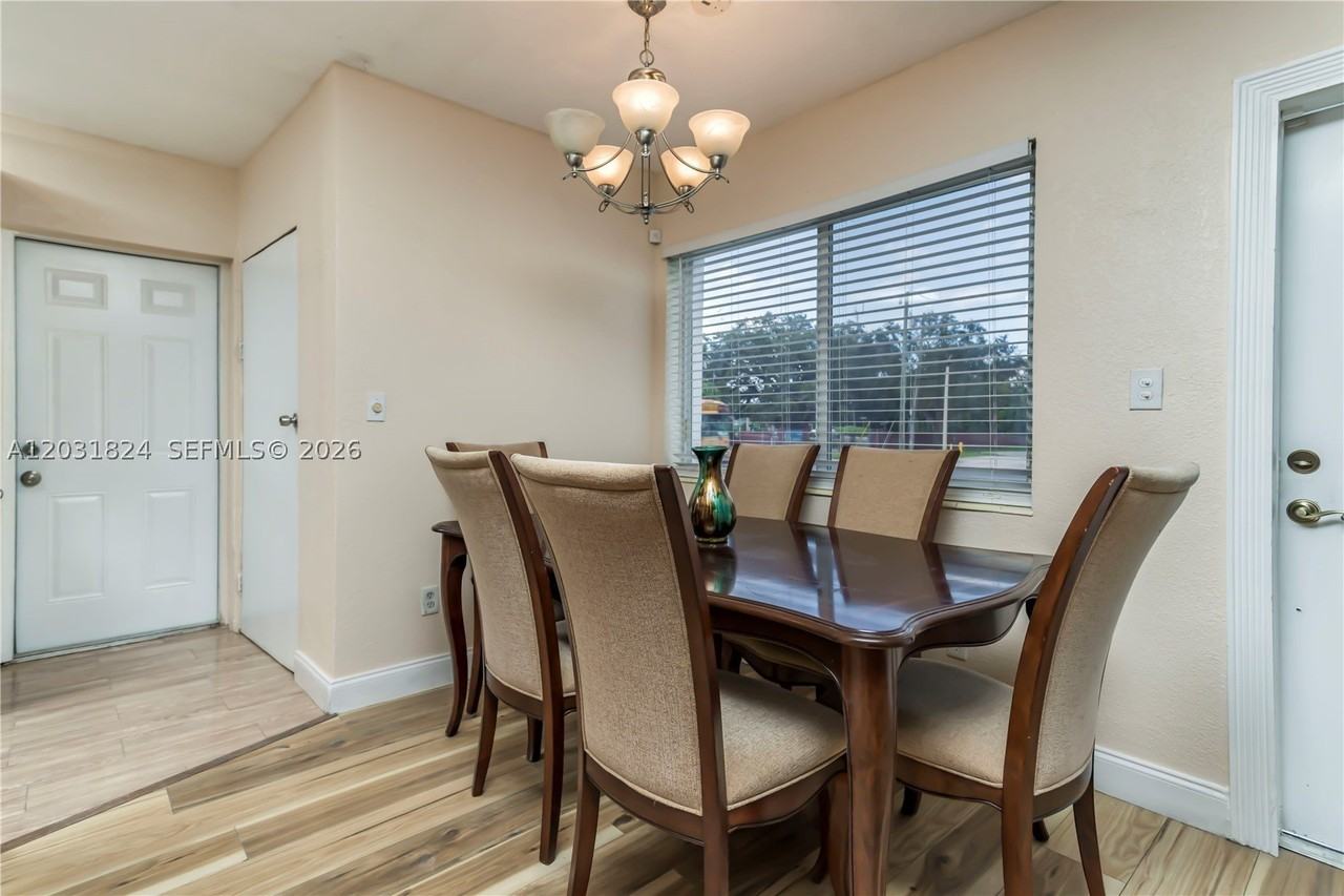 630 Nw 199th St - Photo 5 of 23
