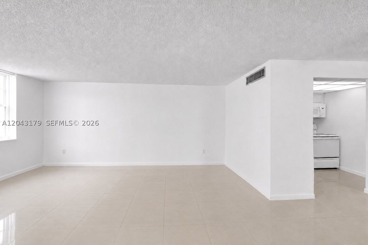 250 174th St #810 - Photo 3 of 16