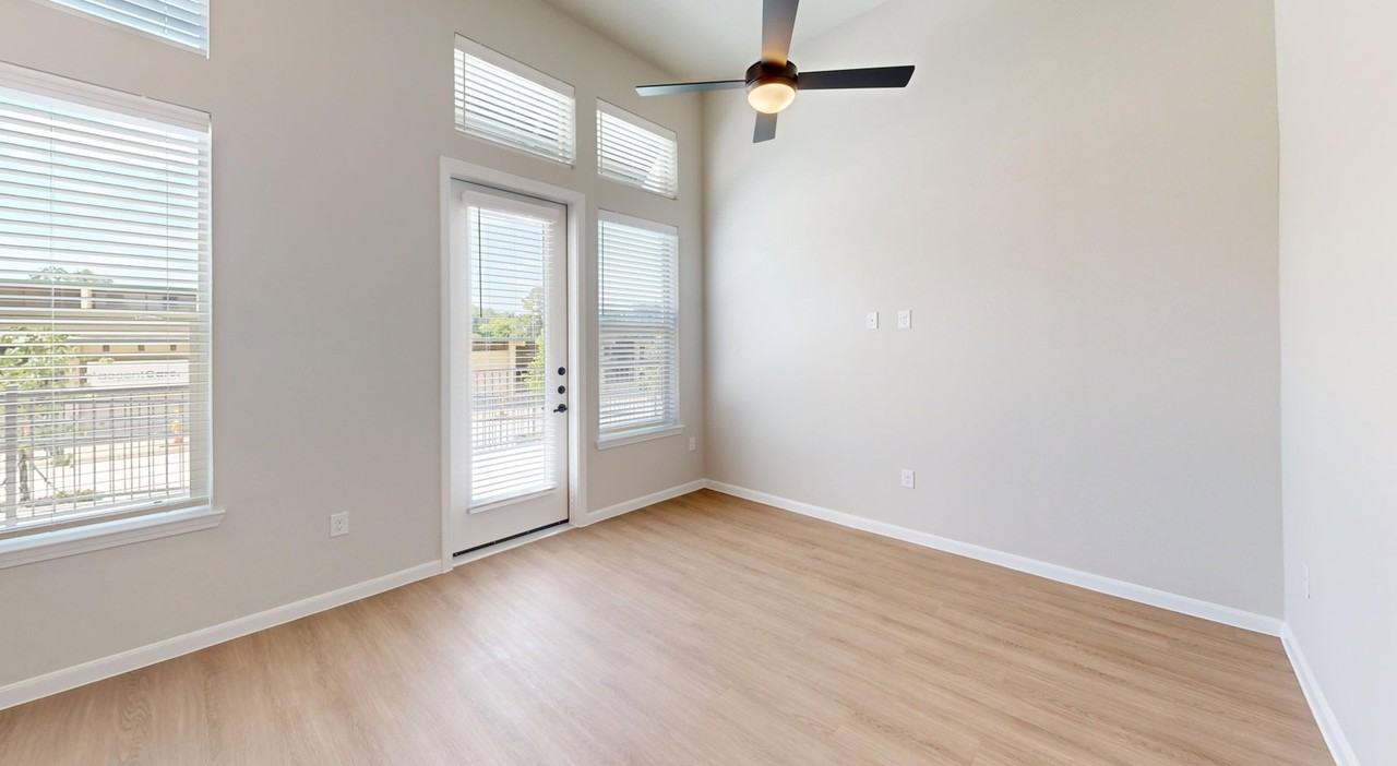 260 W Mulberry St #1102 - Photo 2 of 7