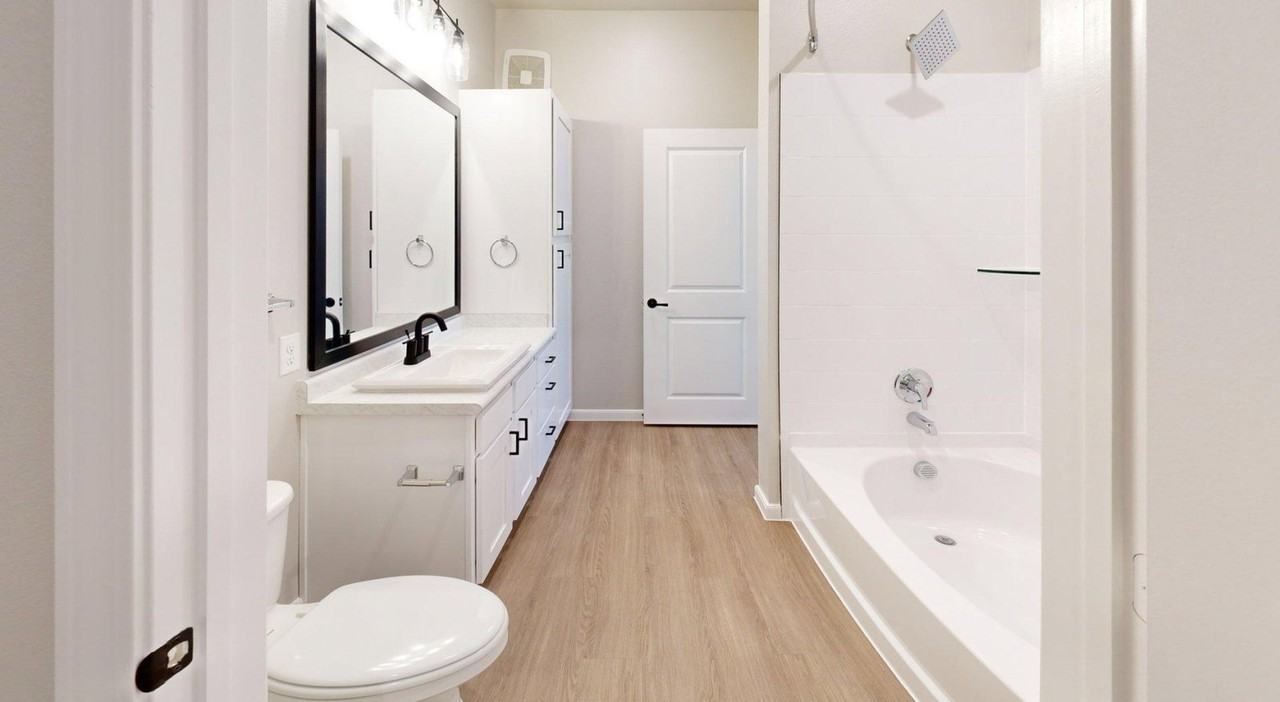 260 W Mulberry St #1102 - Photo 3 of 7