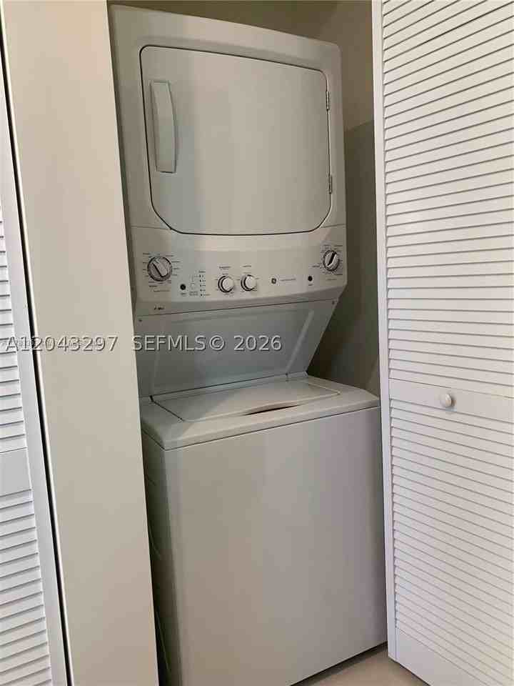 6683 Nw 103rd Pkwy - Photo 3 of 18