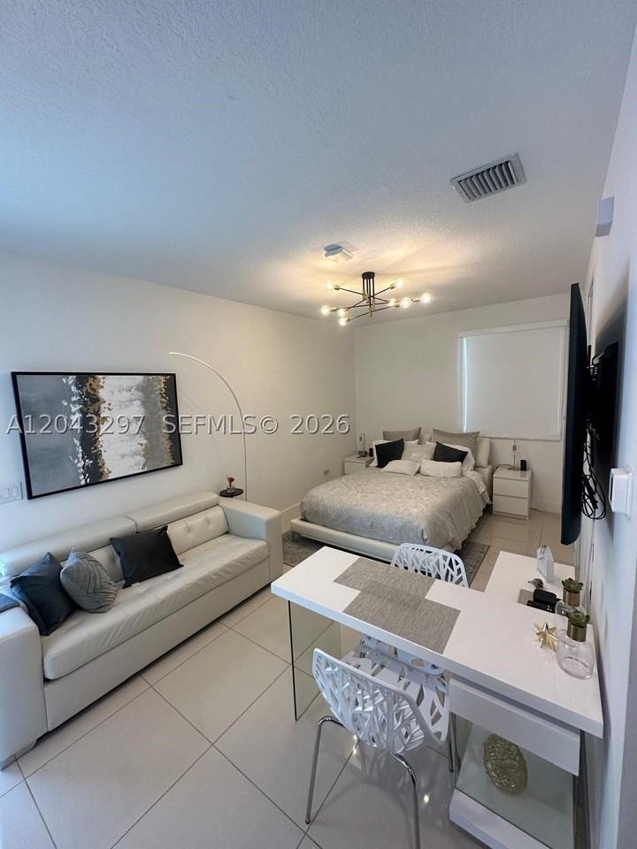 6683 Nw 103rd Pkwy - Photo 5 of 18