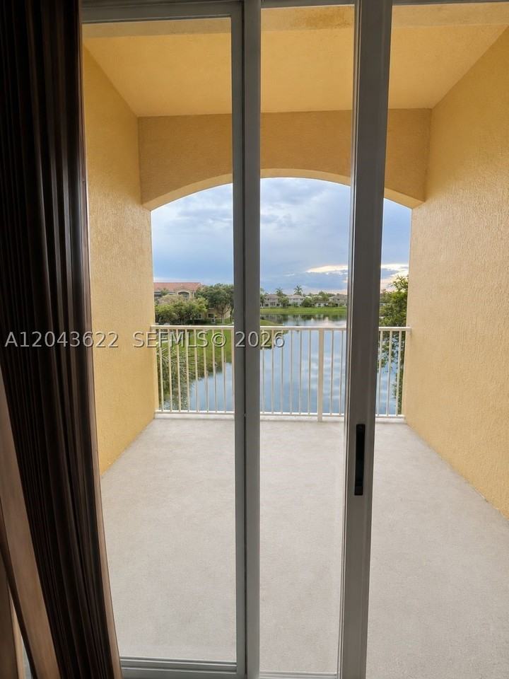 21100 Sw 87th Ave #304 - Photo 2 of 10
