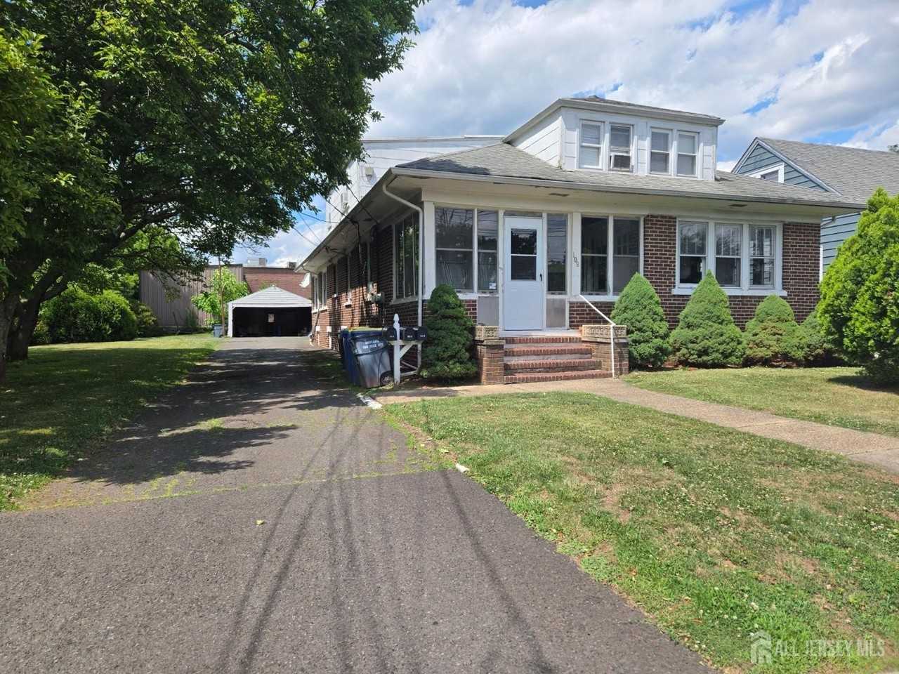 108 Bell Ave #A