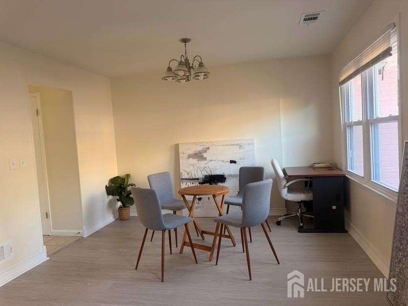 614 W 8th St #2 - Photo 4 of 11