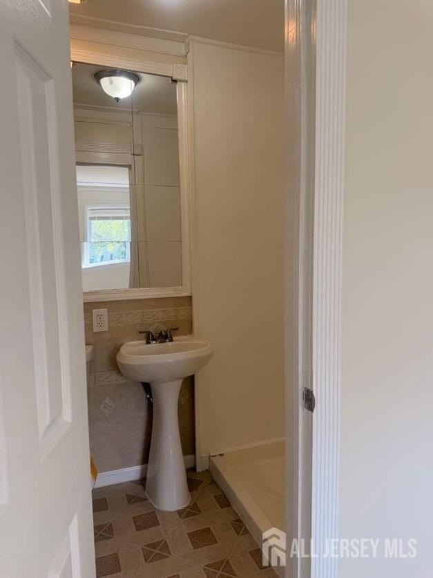 614 W 8th St #2 - Photo 7 of 11
