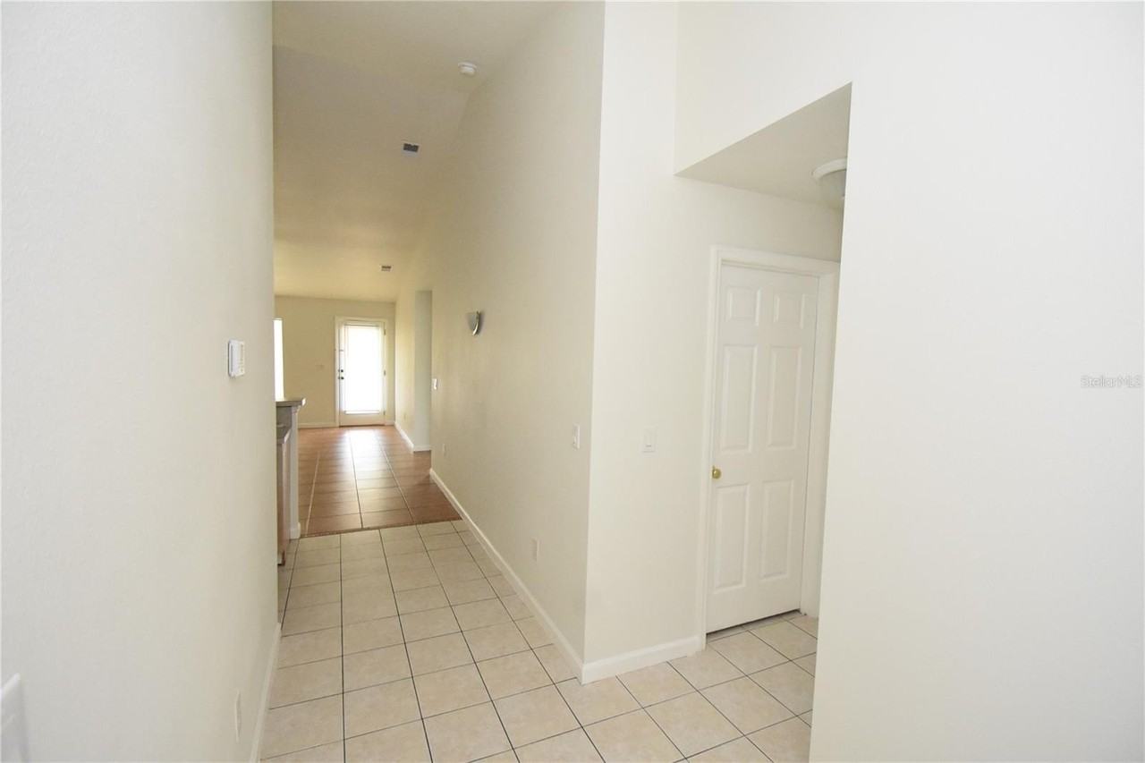 30 Eton Ln - Photo 3 of 35