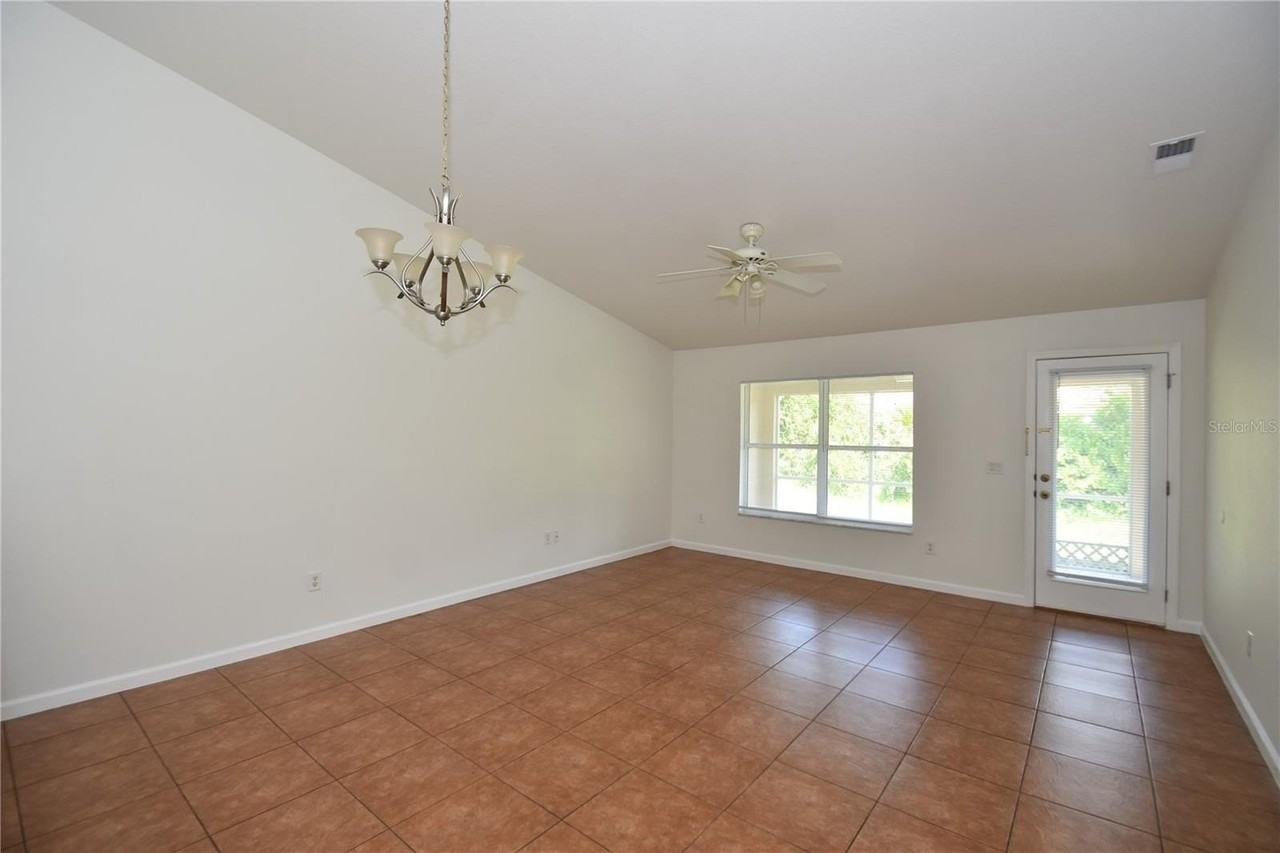 30 Eton Ln - Photo 5 of 35