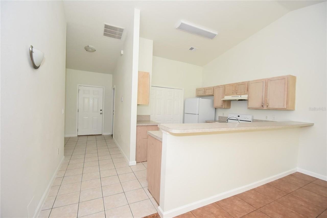 30 Eton Ln - Photo 6 of 35