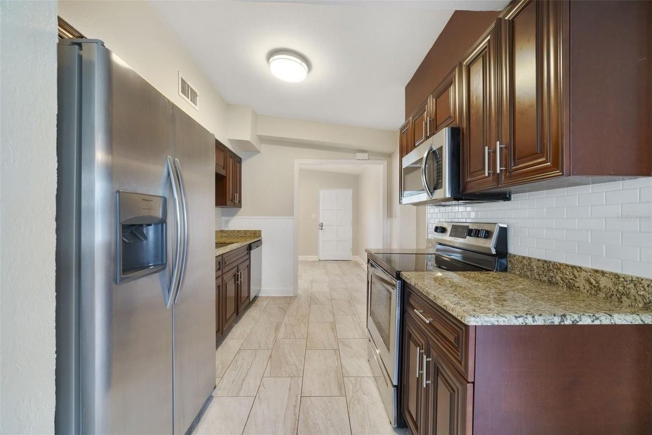 1117 Neuse Ave - Photo 3 of 17