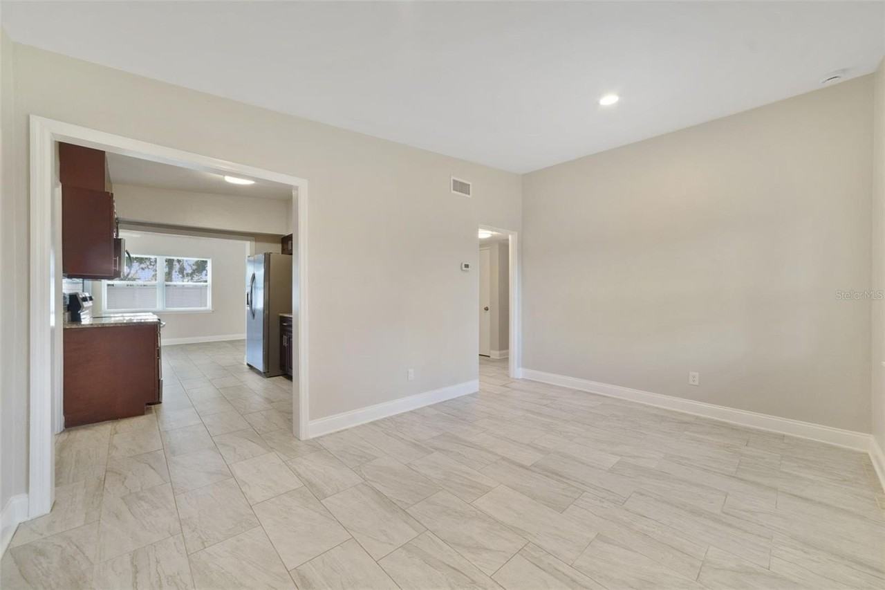 1117 Neuse Ave - Photo 5 of 17