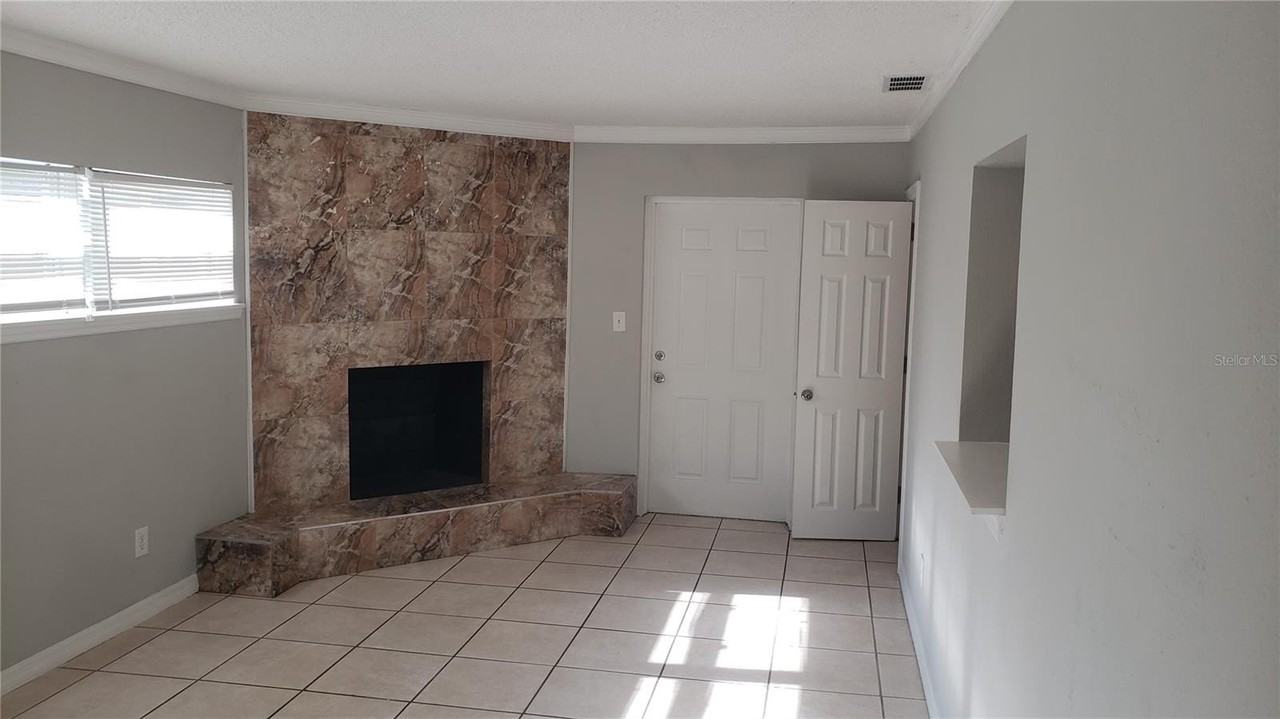 887 Eastbrook Blvd - Photo 6 of 21
