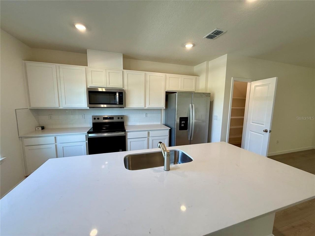 18197 Cider Mill Ln - Photo 6 of 43