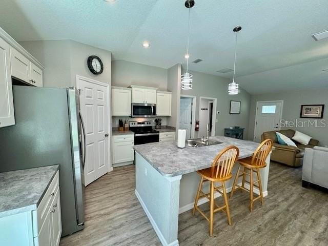 5423 Nw 52nd Ave - Photo 5 of 27