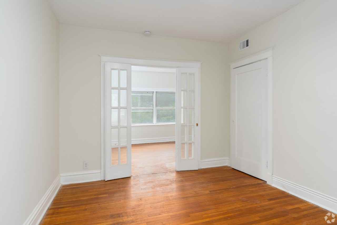 6301 N Rosebury Avenue - Photo 2 of 7