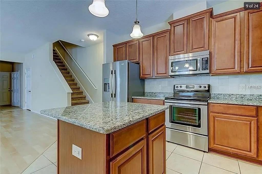 12564 Streamdale Dr - Photo 5 of 19