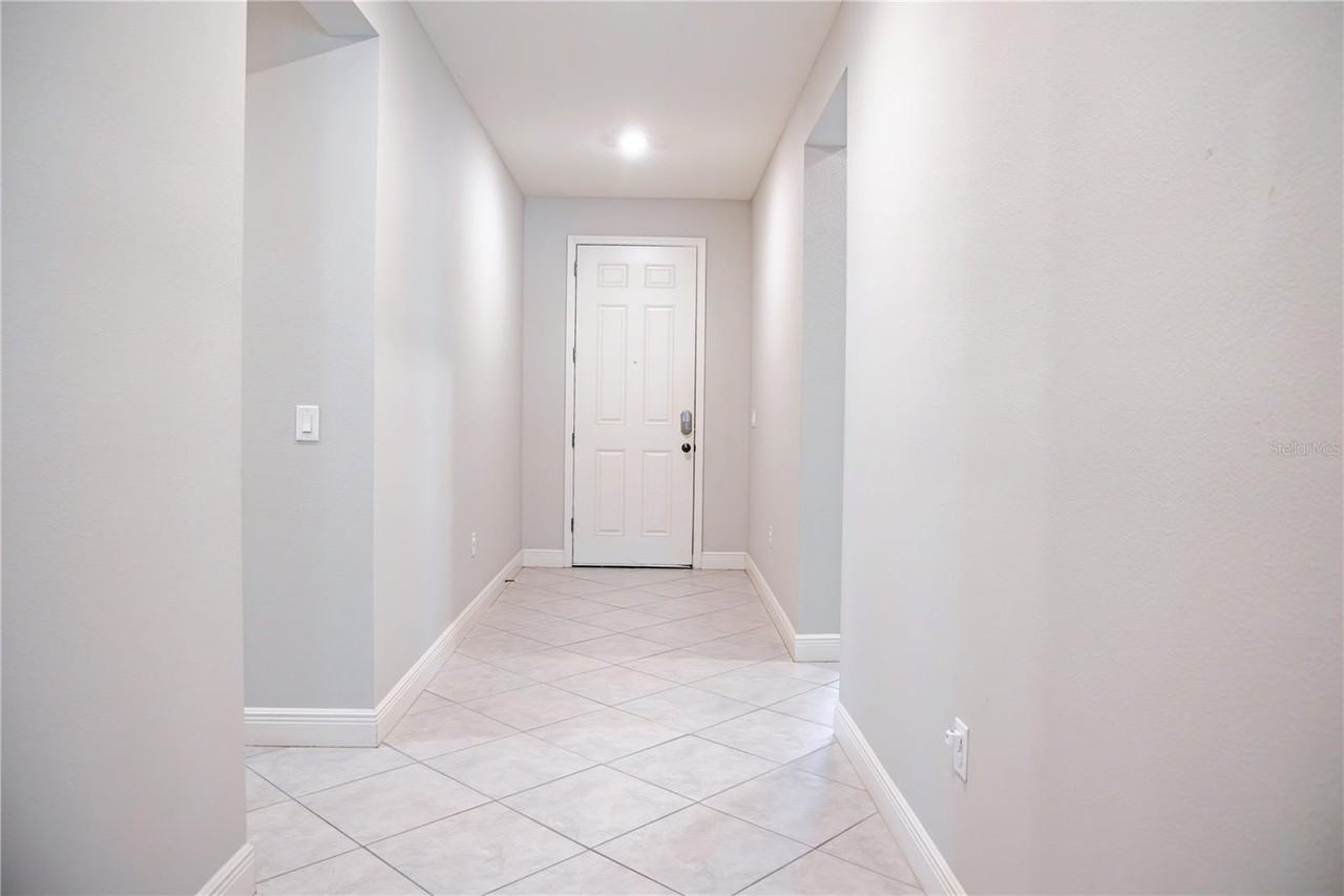 10452 Laguna Plains Dr - Photo 2 of 21